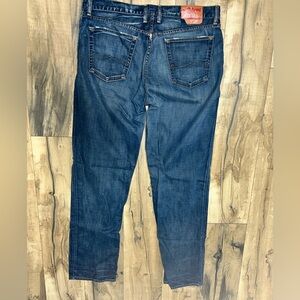 Lucky Brand Relaxed Fit Dark Blue Jeans